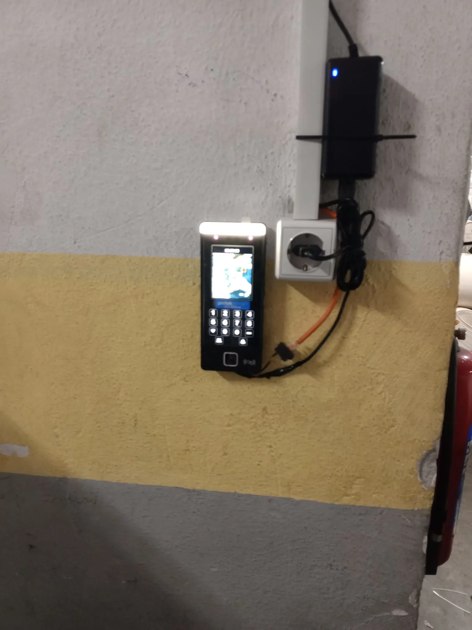 yuz-tanima-cihazi-montaj5jpg